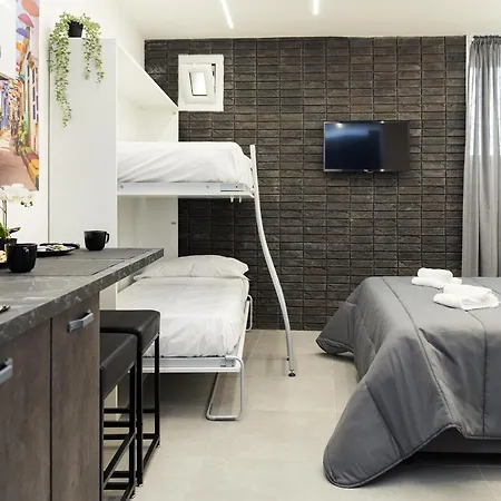 Casa Spaccanapoli بيت للعطل
