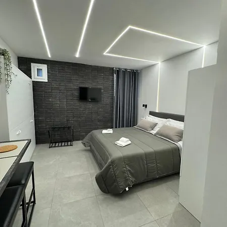 Casa Spaccanapoli بيت للعطل